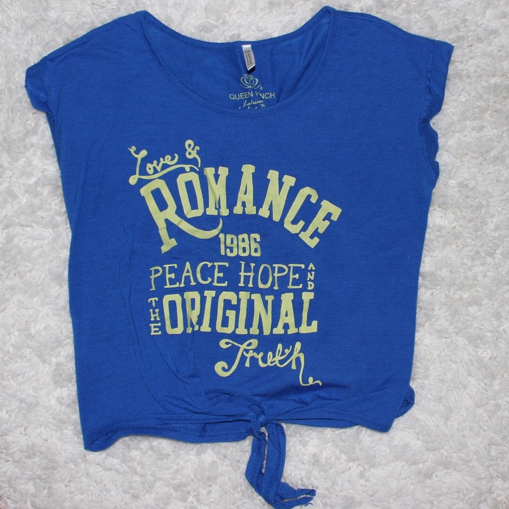 Cropped Blue Shirt With Yellow Texts and Knot Tie